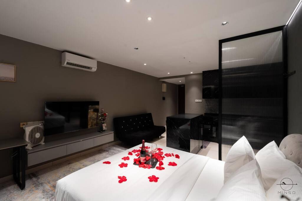 Romantic Jb #bathtub #couple #mood Apartment