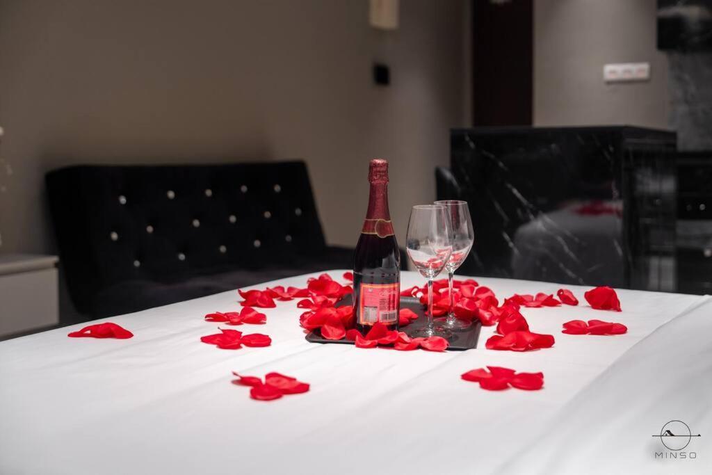 Apartment Romantic Jb #bathtub #couple #mood *