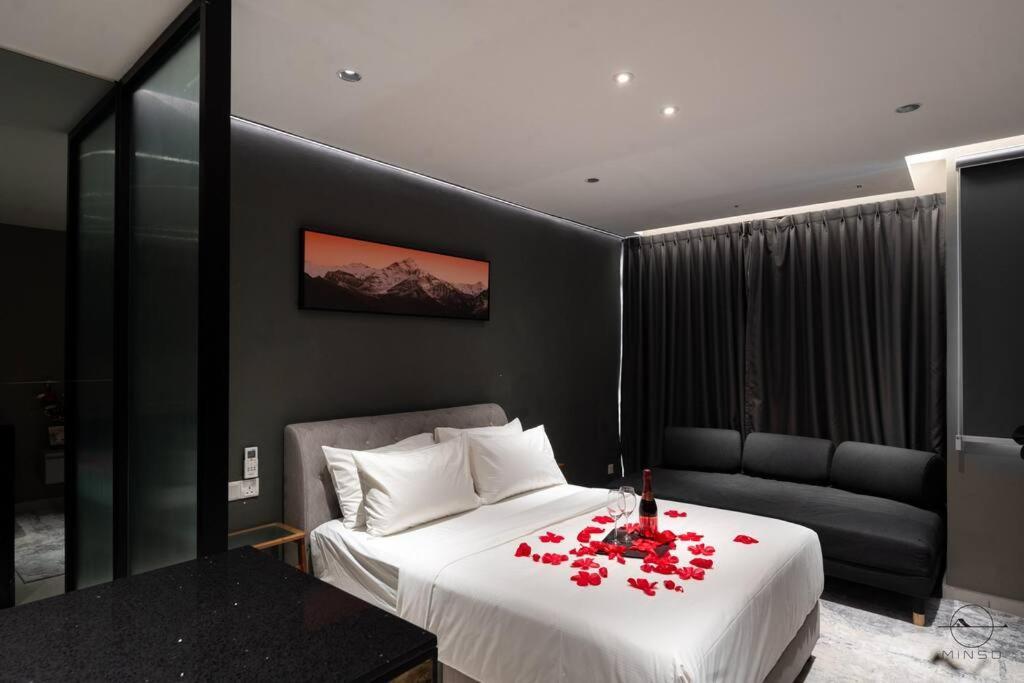 Apartment Romantic Jb #bathtub #couple #mood