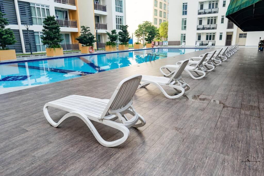 Romantic Jb #bathtub #couple #mood Apartment Johor Bahru